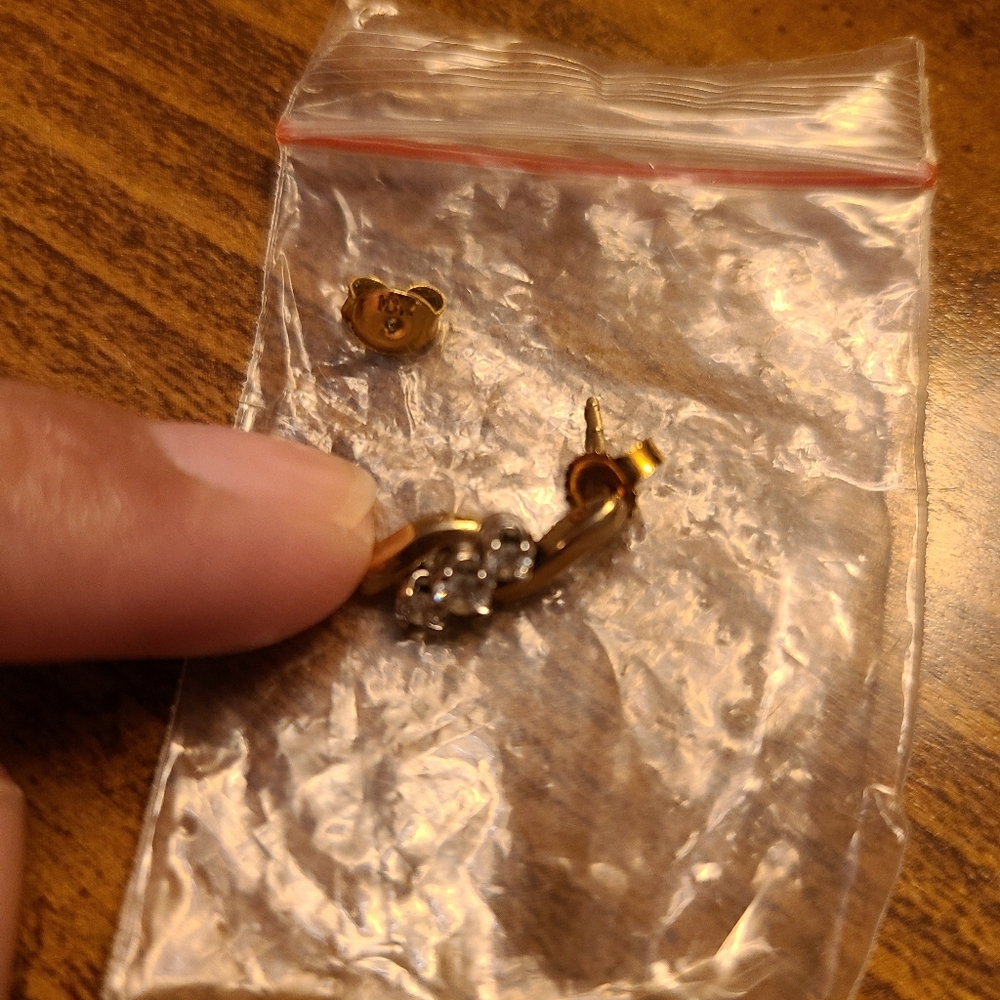 18K diamond earring